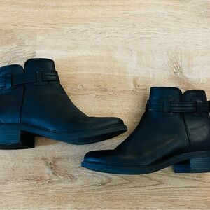 Clark’s Elegant Black Ankle Boots